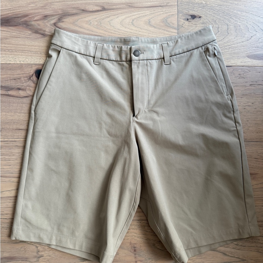 lululemon athletica Men's Khaki Flat Front Shorts